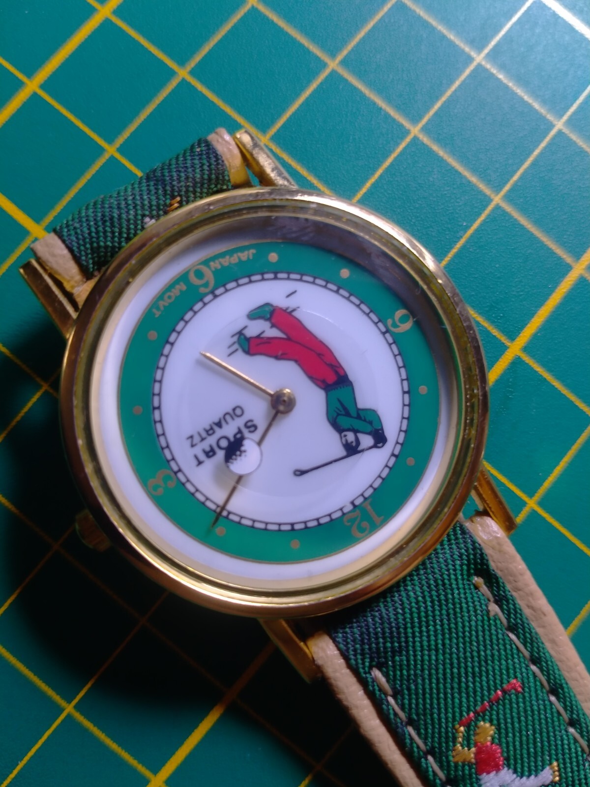 Seiko Hattori Shiojiri Y121E Quartz Watch movement Japan. Complete watch.