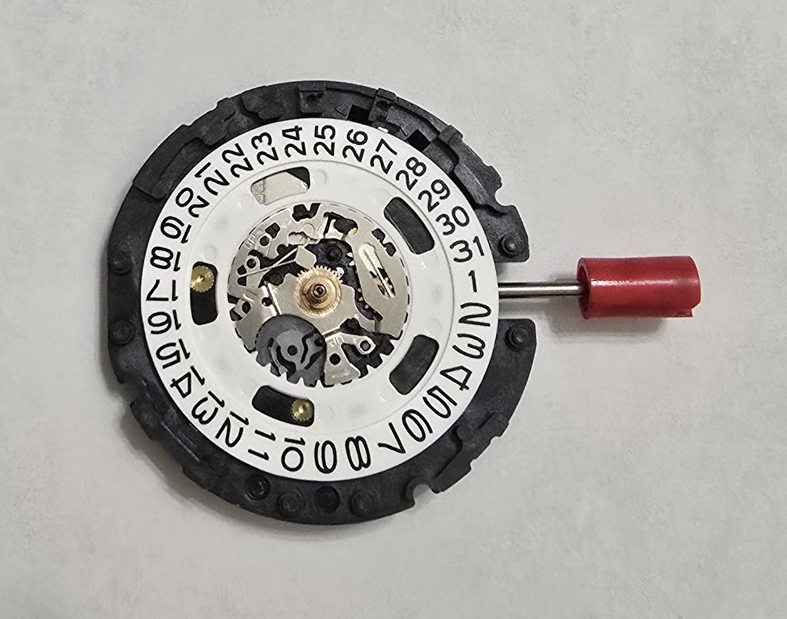 SEIKO SOLAR V157 MOVEMENT INCLUDE CAPACITOR AND STEM DATE AT 3-NEW