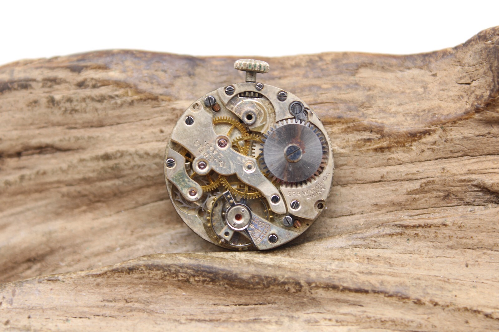 ERA SWISS WATCH MOVEMENT 15j 23.6mm INCOMPLETE MOVEMENT FOR REPAIR (KF)