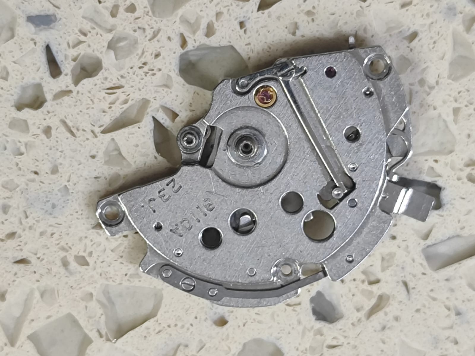 Original CITIZEN 8110A Original Part 716 Train Wheel bridge Used