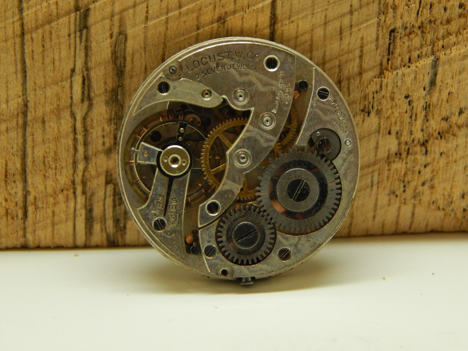 Beautiful Swiss Locust Watch Co Pocket Watch Movement 38.7mm 7 Jewels