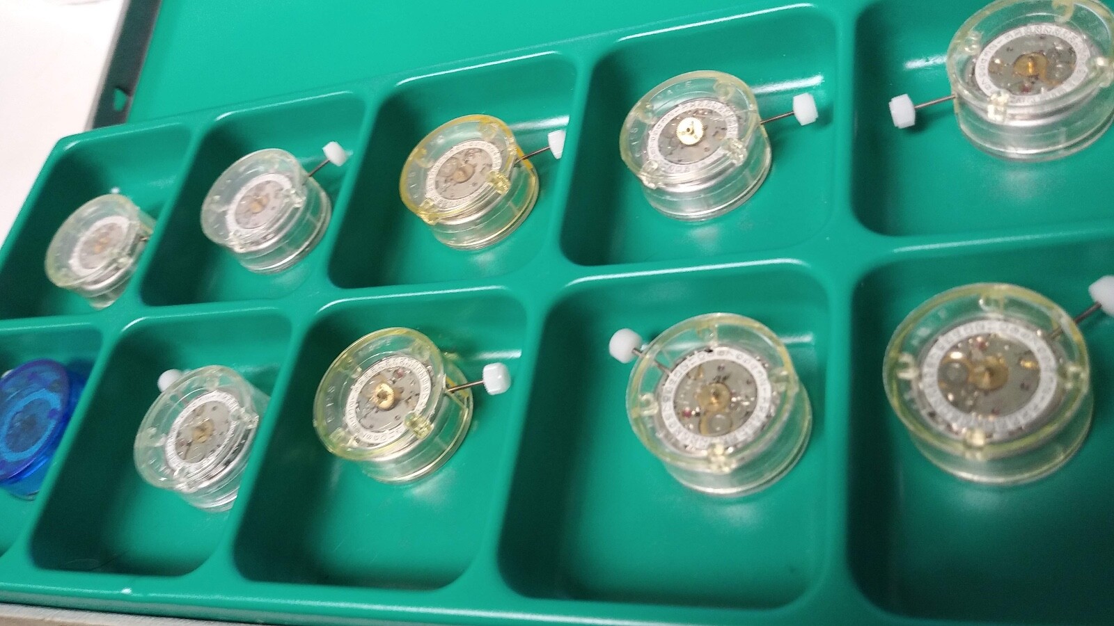 Certina 345 winding movement 17 Jewels NOS – RUNNING! may need a minor cleaning