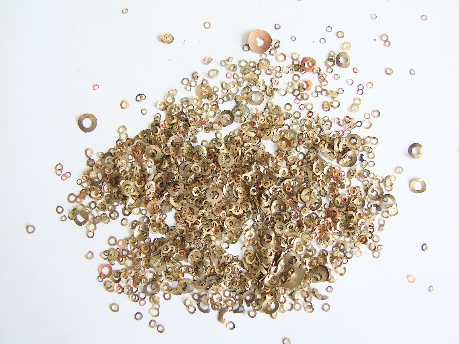 Large mixed lot of pocket & wristwatch dial washers for the watchmakers