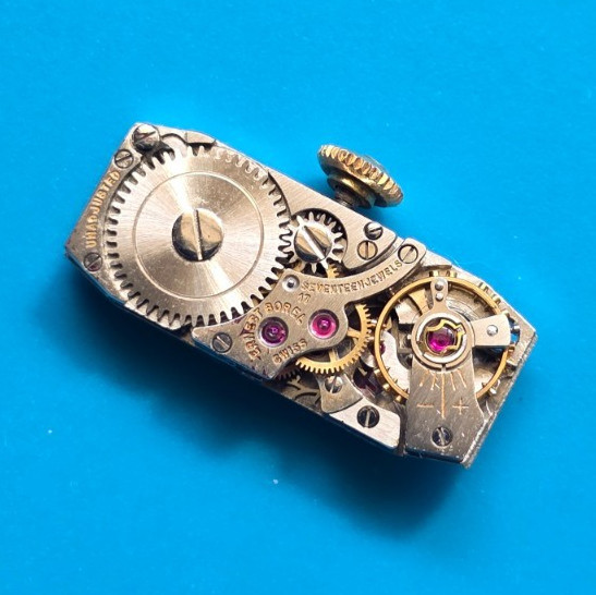 VINTAGE LADIES ERNEST BOREL 17 JEWEL WRIST WATCH MOVEMENT NOT RUNNING BAD STAFF