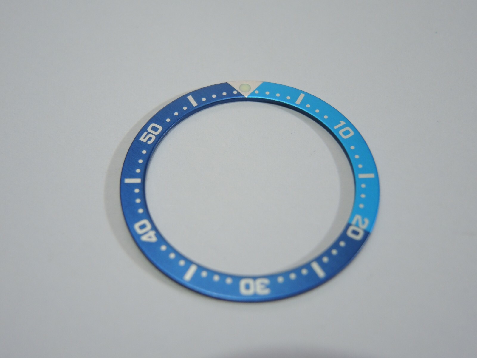 NEW BEZEL INSERT 33.5MM BLUE/PALE BLUE DIVERS MEDIUM SKX013/SKX015 (7S26-0030)