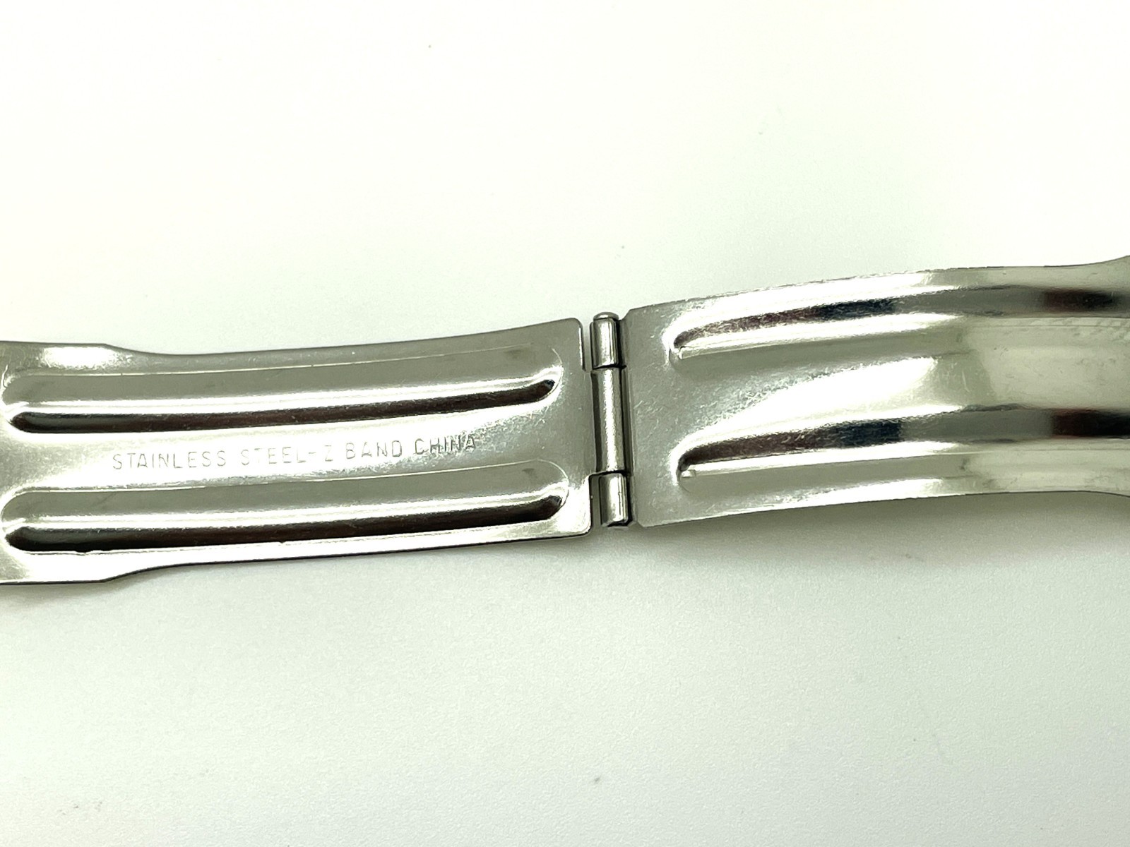 PRE-OWNED SEIKO MENS WATCH PARTS 18MM STAINLESS STEEL VINTAGE BUCKLE 733-18