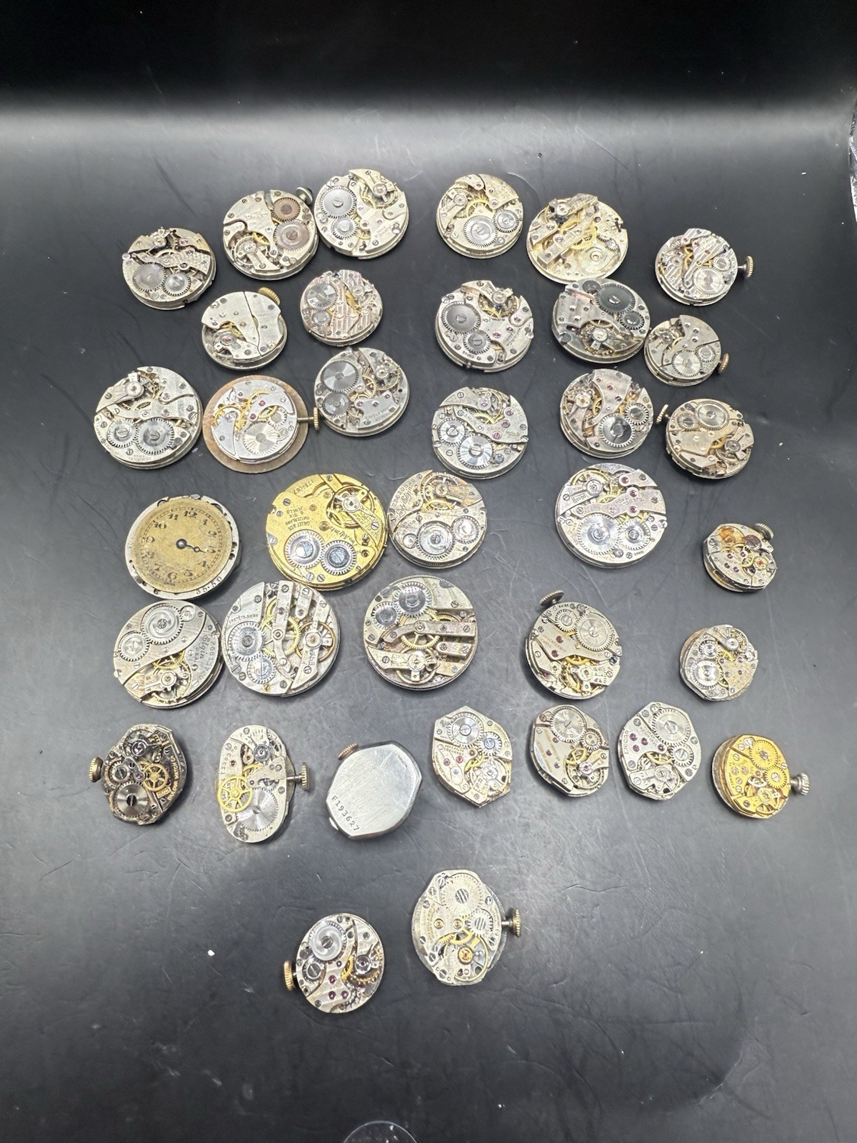LOT of 36 Vintage Ladies Watch Movements & Dials For Parts/Repair Various Brands
