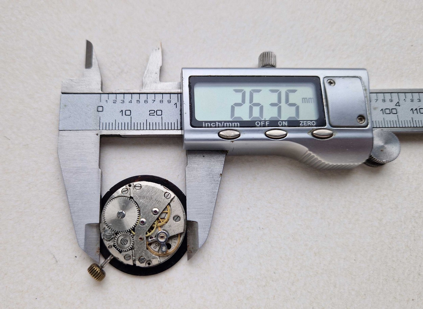 RAKETA Wrist Watch Movement. 19 Jewels. Cal 2609.NP PARTS REPAIR