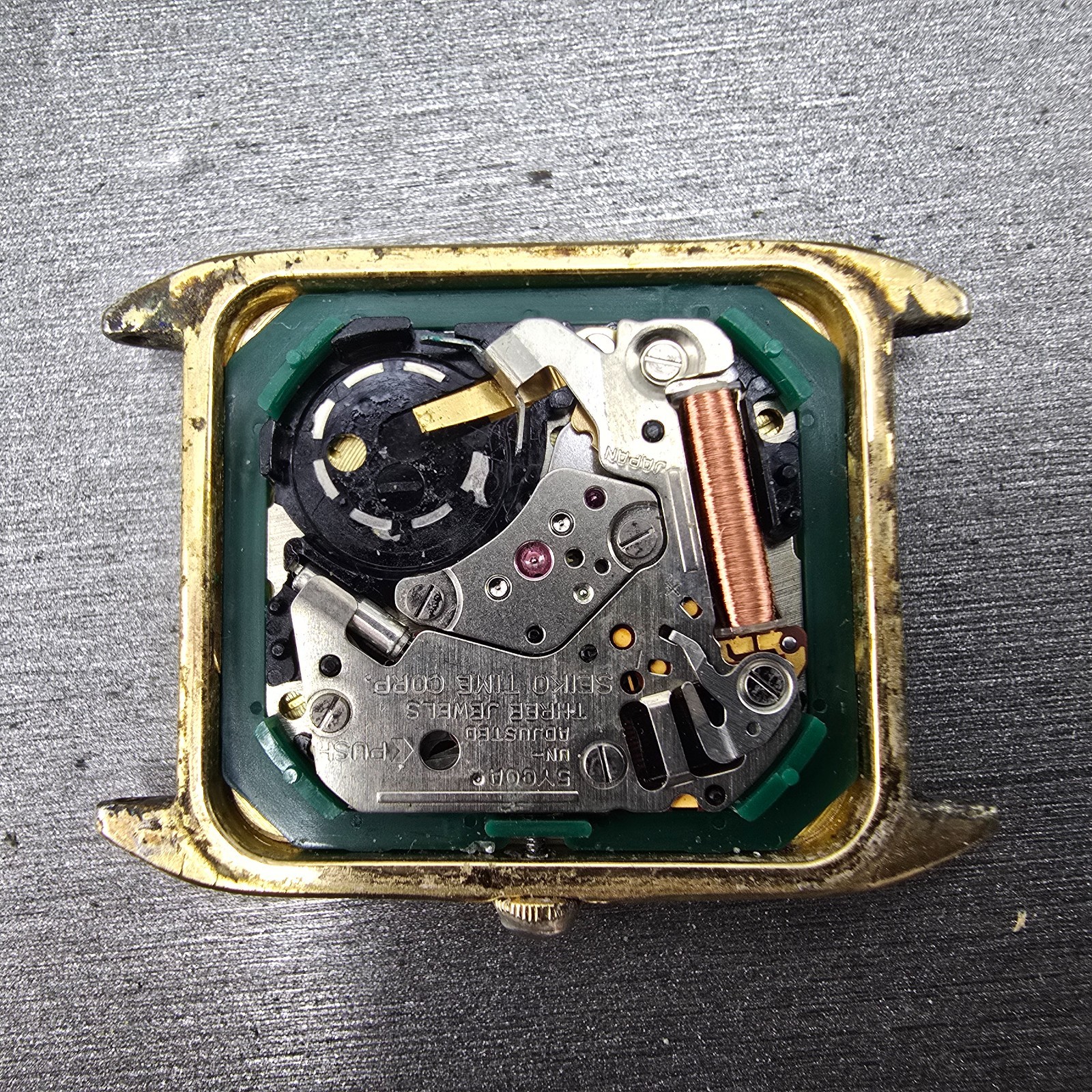 Seiko 5Y00A Quartz Movement Works W/Case And Hands Vintage