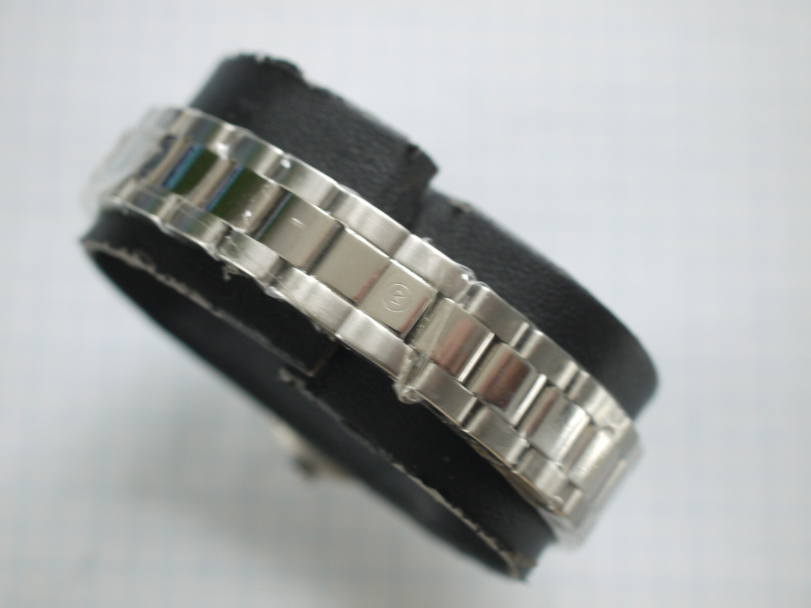 Movado Sportivo Lady Diamond Bezel Black Dial Ø28mm Ref.10883211-it works -super