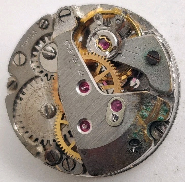 Vintage FHF 57 High Grade 17 jewel watch movement Runs For Repair