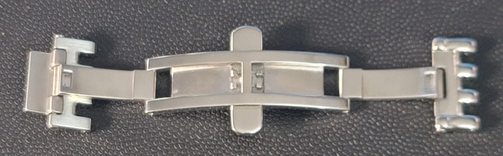 SB5: Genuine Gucci 18mm Stainless Deployant Clasp | OEM 164.7500.1 – NOS 7500