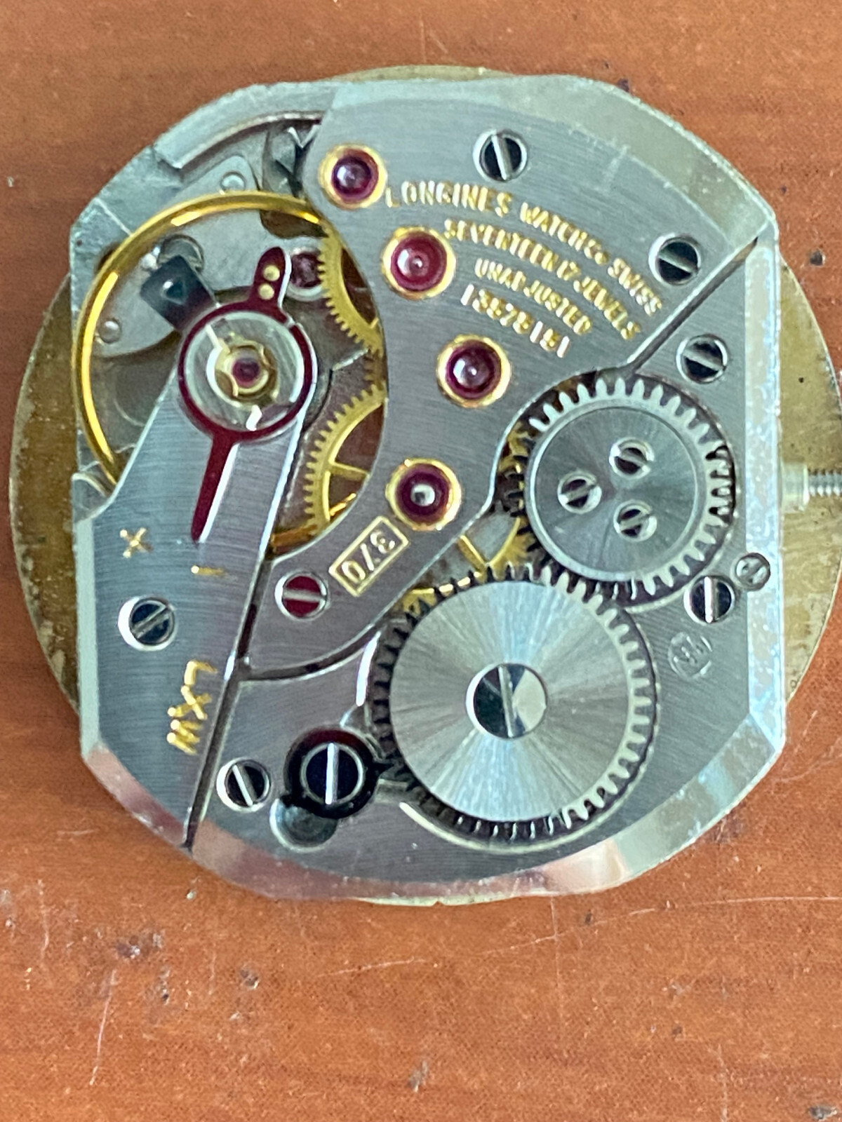 VINTAGE MEN’S LONGINES WRIST WATCH MOVEMENT, CAL. 370, KEEPING TIME, 17 JEWEL