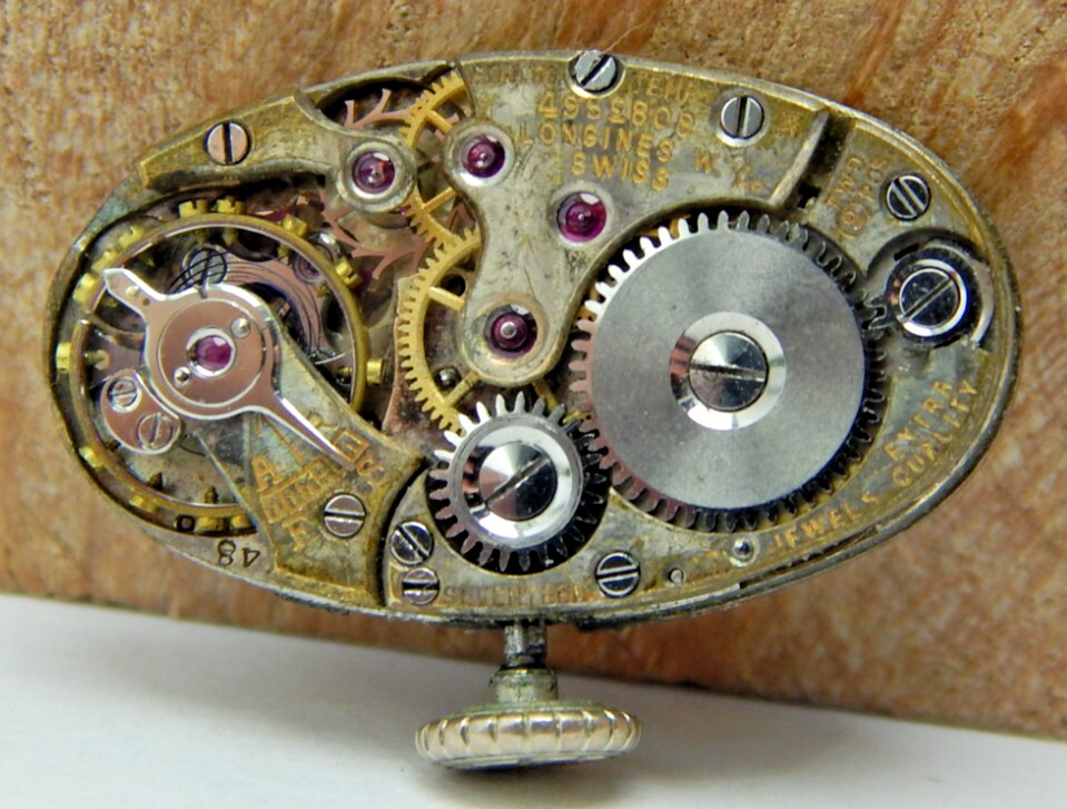 Vintage Longines 17 jewel adjusted art deco wrist watch movement with crown