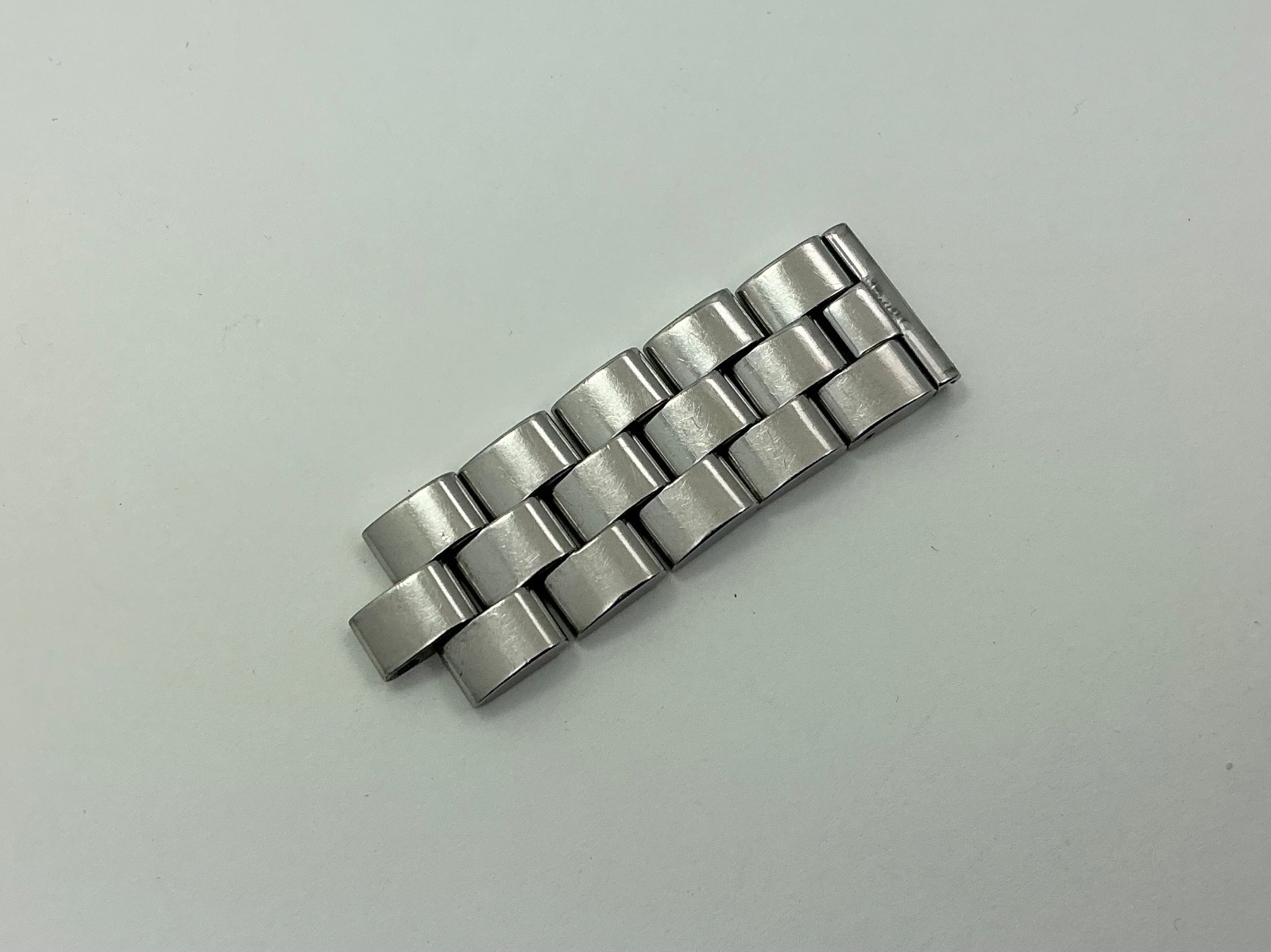 Gucci 3600J CONTINUOUS Partial Band Stainless Steel