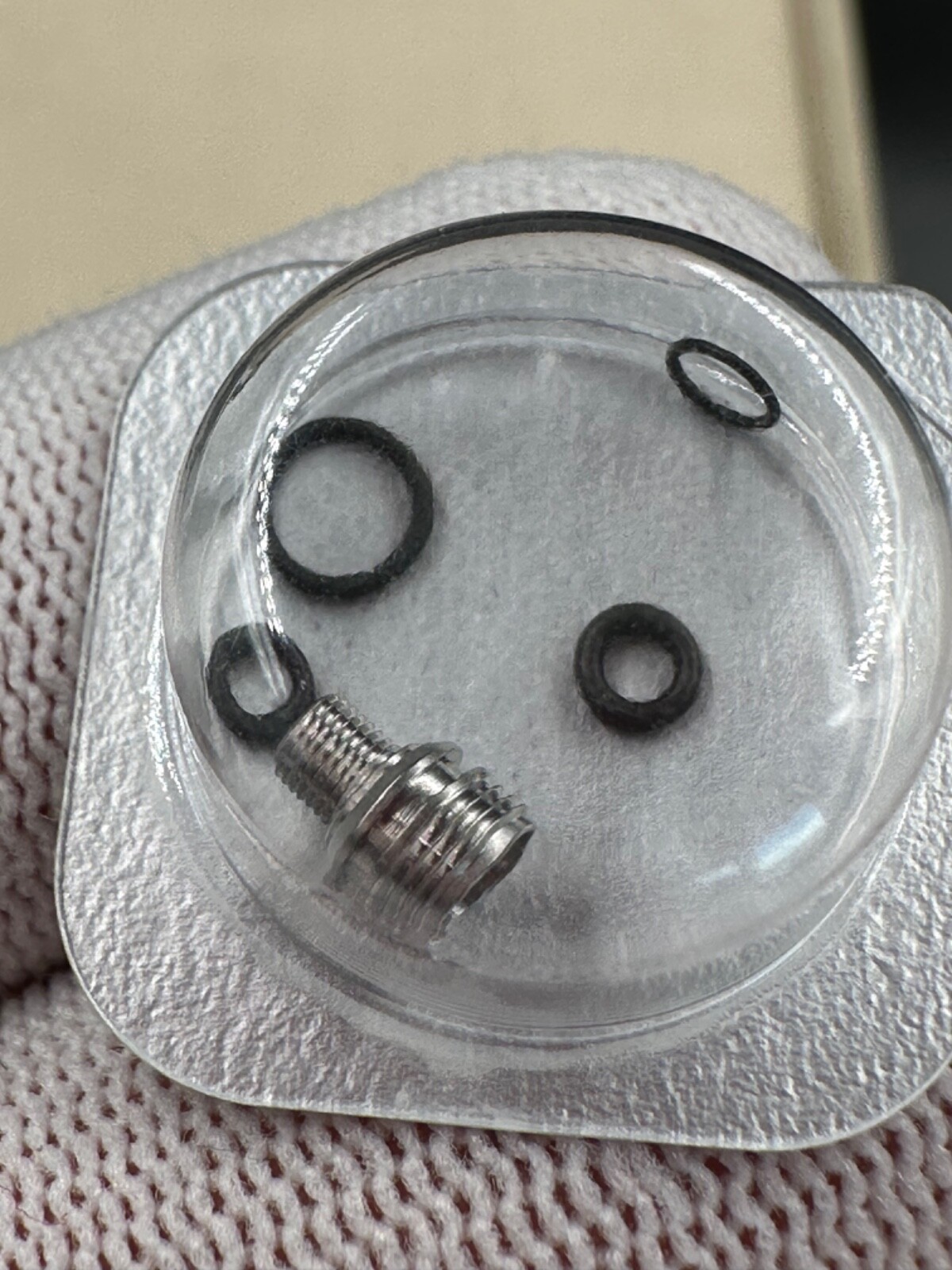 Genuine Rolex 24-7030-0 – TUBE DE COURONNE 7030 AC & JOINT. OEM Seale