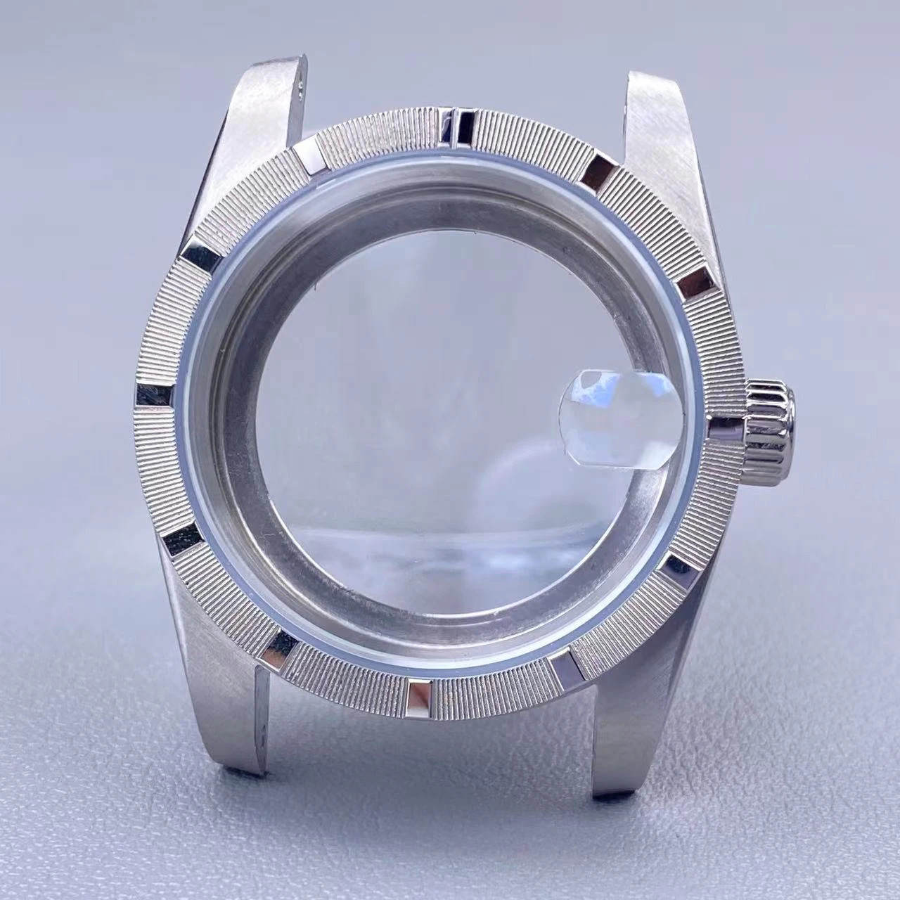 High-Quality NH35 Case 36Mm Engine Turned BEZEL Stainless Steel for AK Parts Rep
