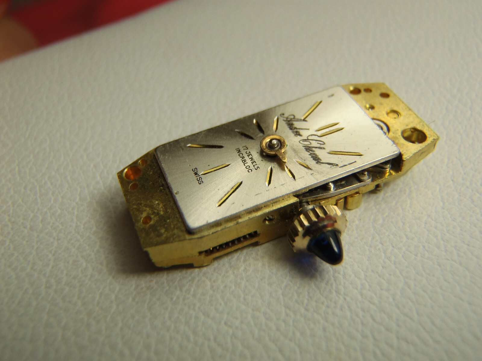 Andre Cheval WATCH MOVEMENT 17J WIND-UP 21.4 X 8.9MM SOLD 4 PARTS