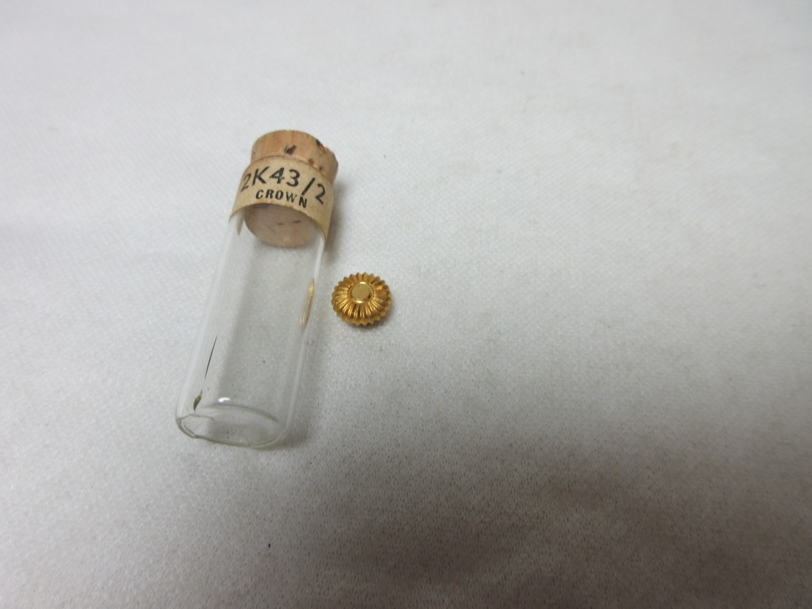 VTG 8 MM GOLD FILLED POCKET WATCH CROWN IN VIAL WATCHMAKERS REPLACEMENT PART #14