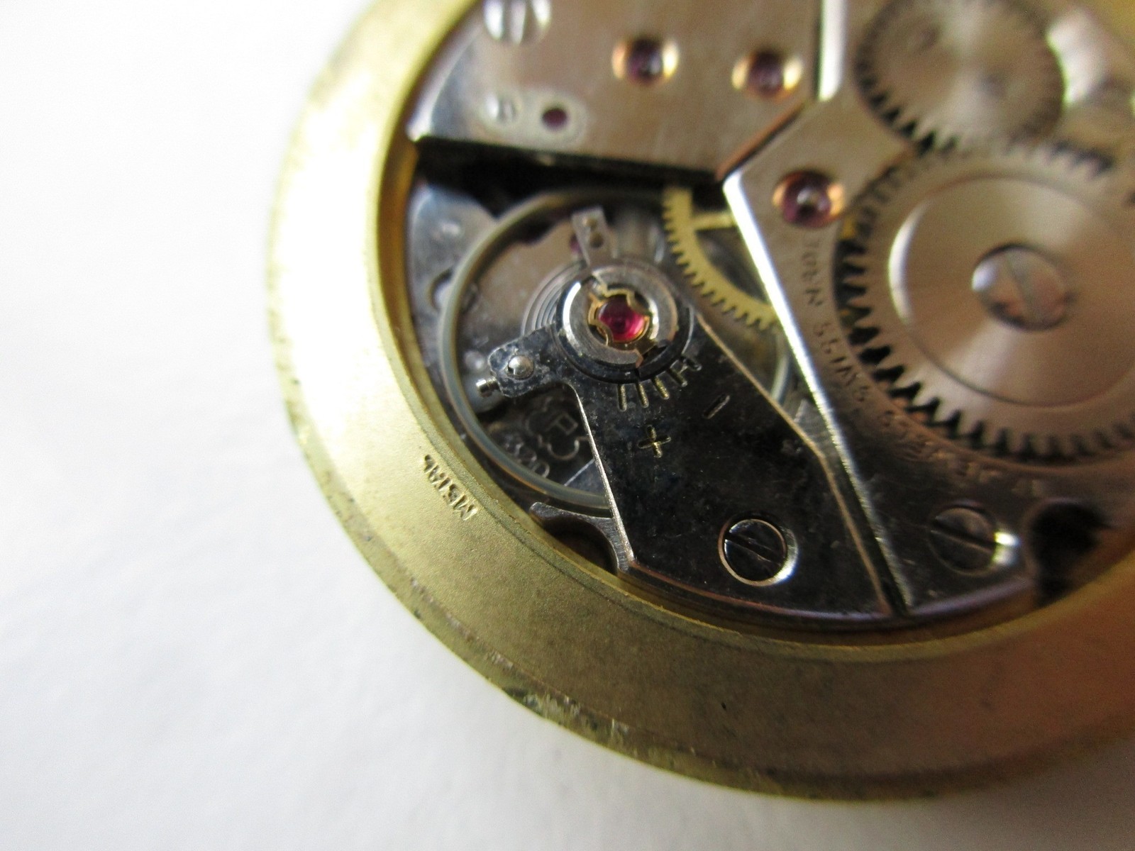 Peseux cal. 320 Swiss vintage 17 jewels movement – running