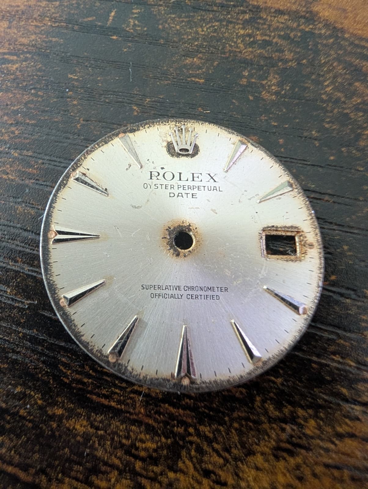 ROLEX OYSTER PERPETUAL DATE 1501 SILVER STICK DIAL – POOR CONDITION