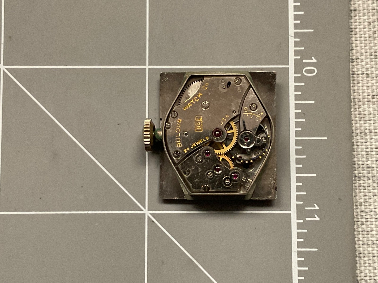 VINTAGE MEN’S BULOVA WRIST WATCH MOVEMENT, CAL. 8AE, 21 JEWEL Black dial Nice