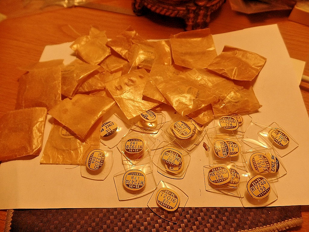 Lot of B&B Mens/Ladies Glass Crystals