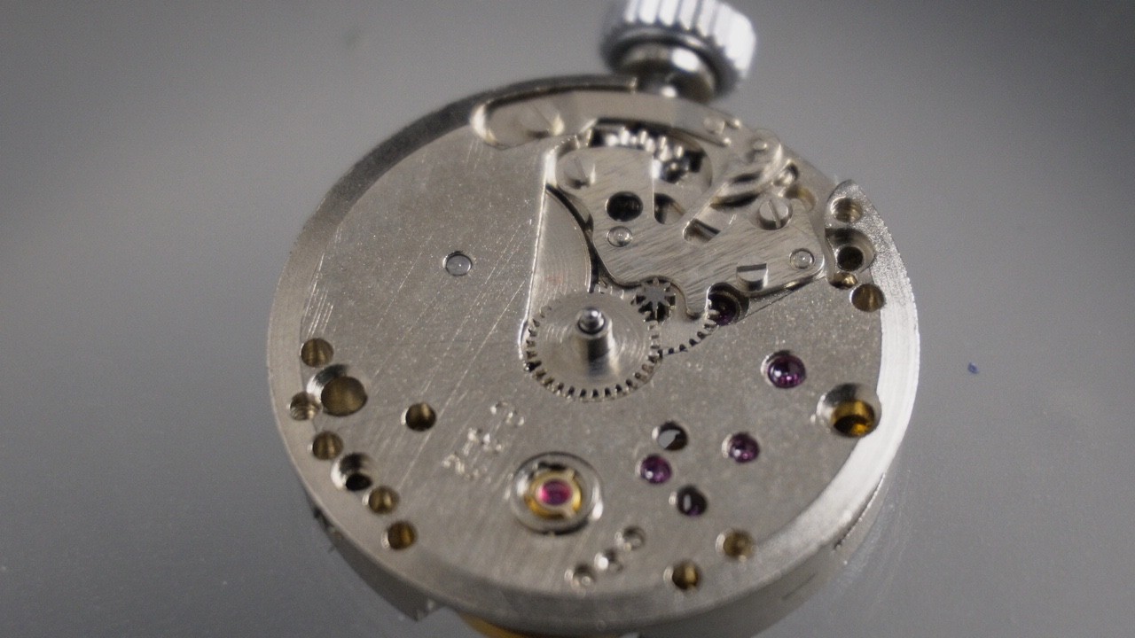 Vintage Chaika 1601A Mechanical Ladies Watch For Parts Repair. Runs.
