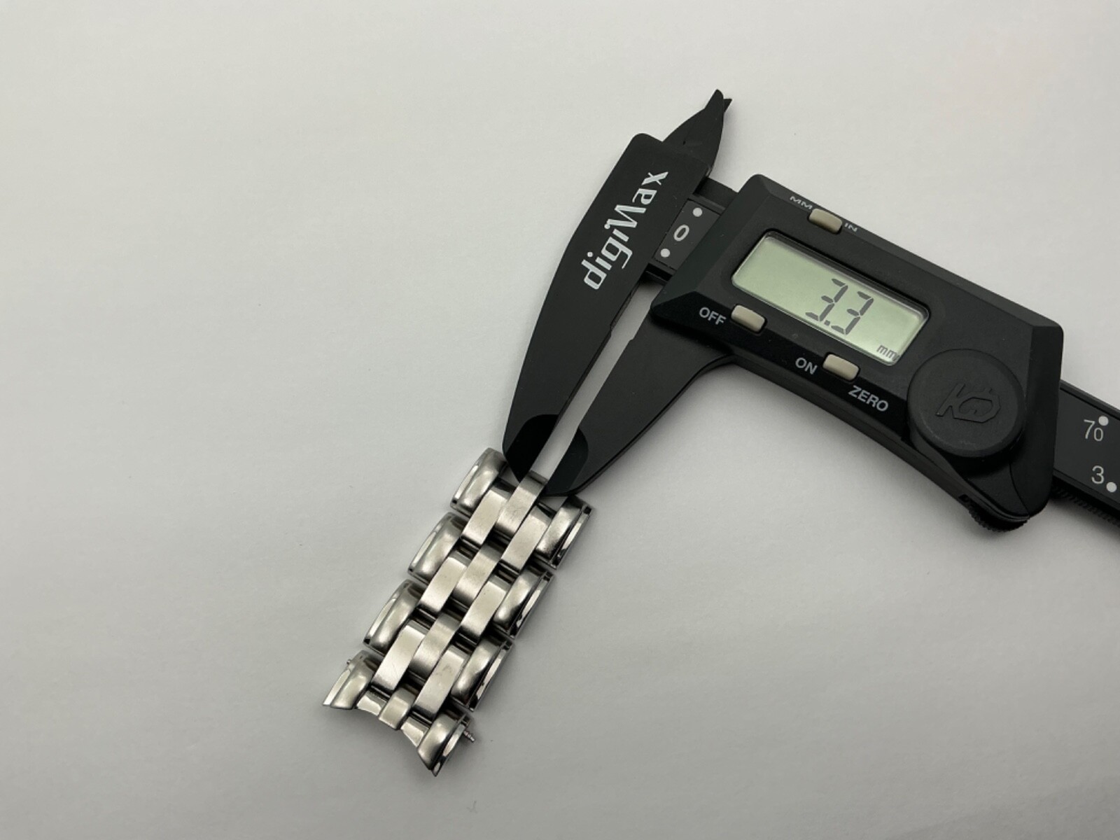 Men’s Citizen E870-S015278 Stainless Steel CONTINUOUS Partial Band