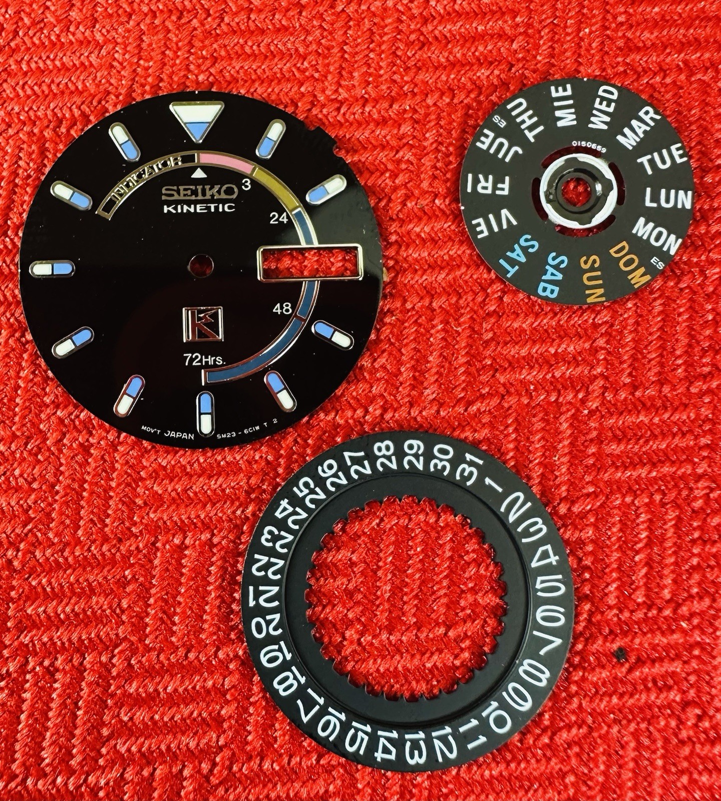 NOS Seiko 5M23-6C1W Kinetic Dial Day Date Wheel Set 72H Power Reserve Black