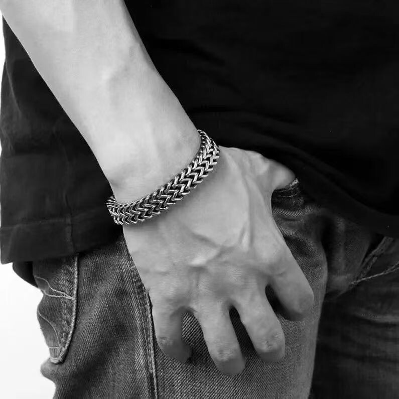 Fashionable Hip Hop Titanium Steel Bracelet Square Magnetic Buckle Bracelet