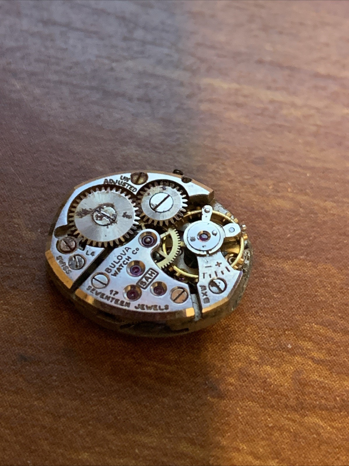 VINTAGE~BULOVA 5AF~17J SWISS WATCH MOVEMENT Parts/repair BXW