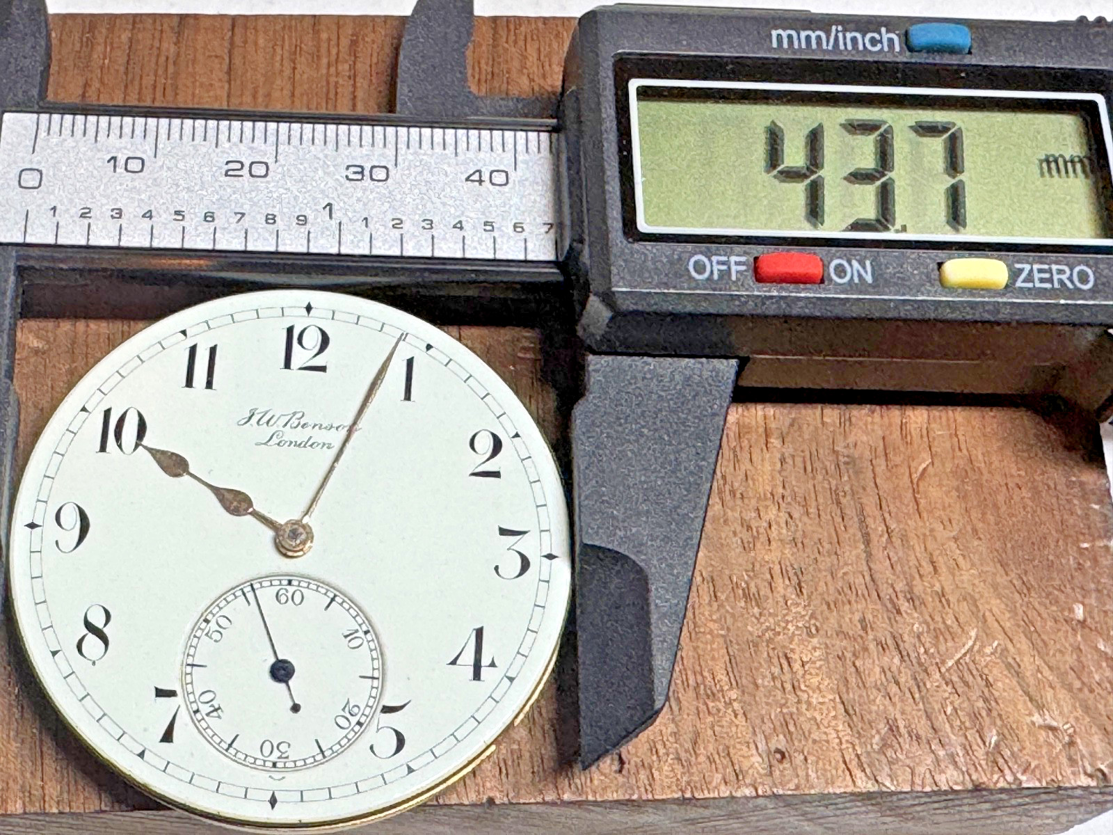 Vintage J.W. Benson London THE FIELD E2018 pocketwatch movement