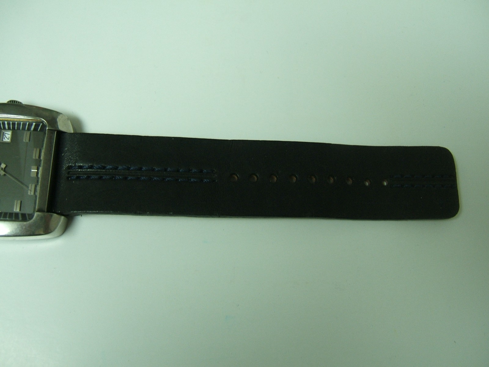FOSSIL SILVER BLACK DIAL WATCH BLACK LEATHER BAND PHOTO SAMPLE PARTS/REPAIR ONLY