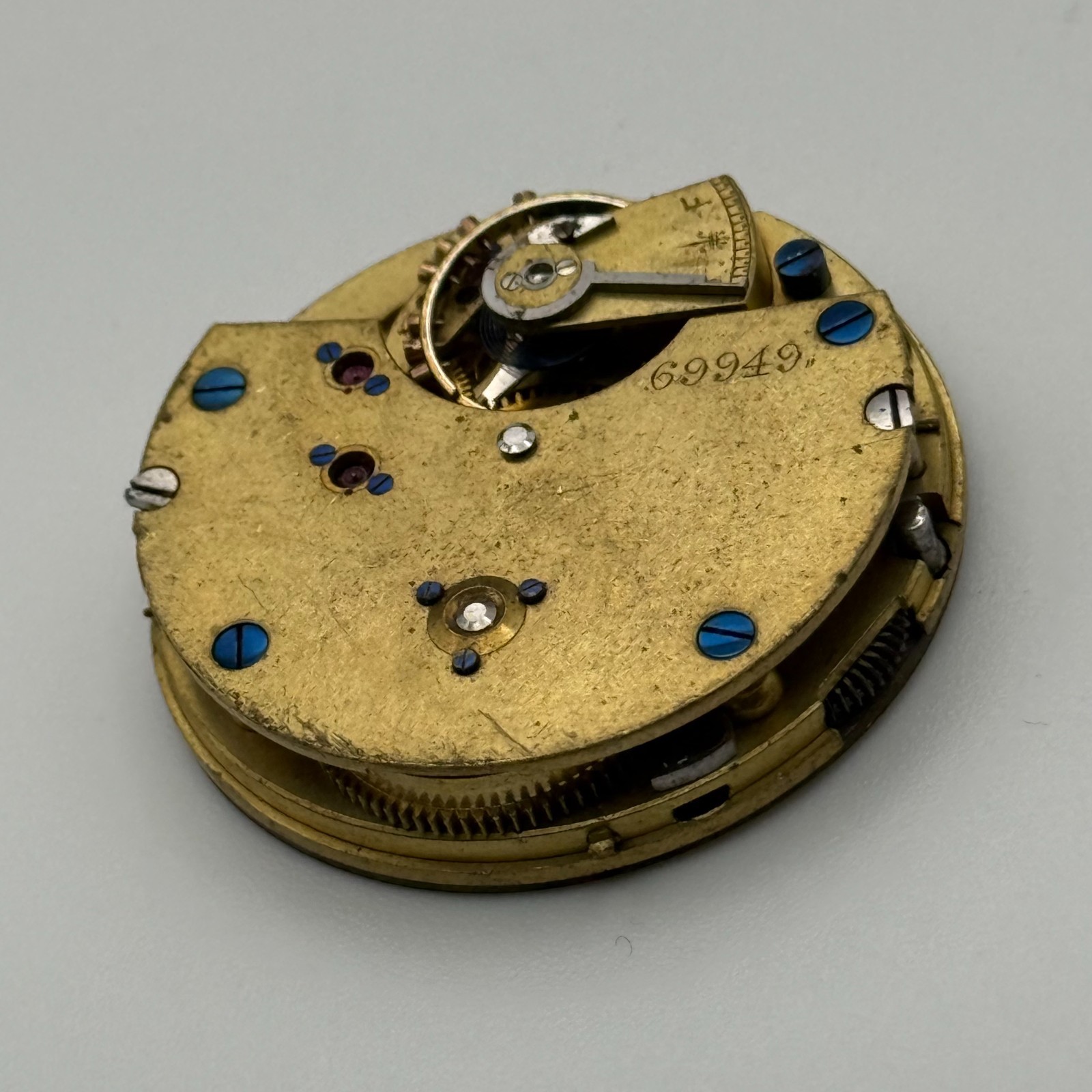 English Lever Pocket Watch Movement – Unidentified – Parts / Repair 35.7mm