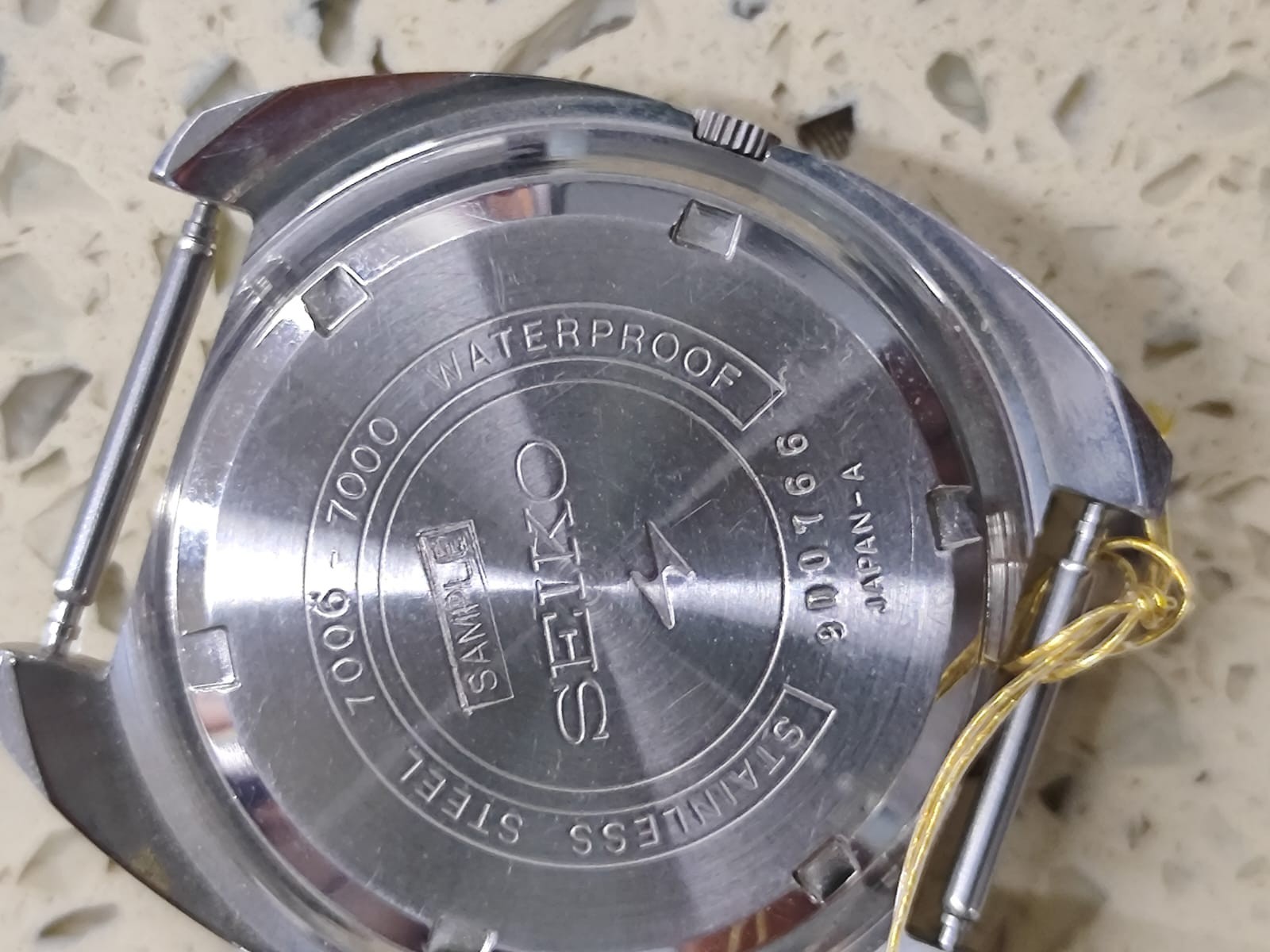 Seiko 7006-7000 Part CASE & Hands & crown Japan – sample NOS 1979