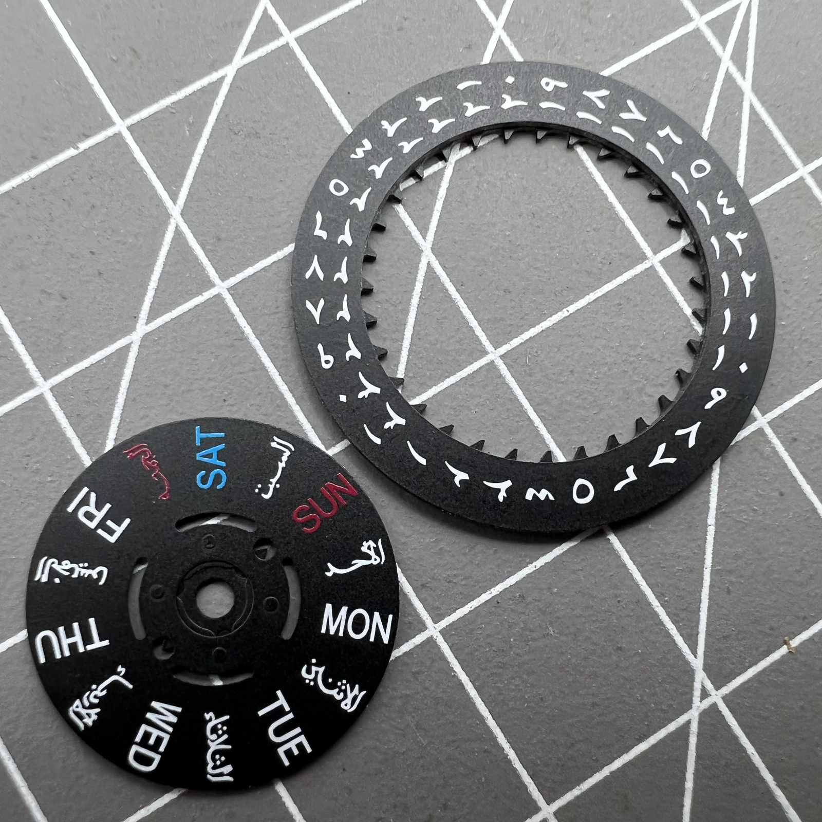 Arabic /English Font Black Date Disk Wheel Week Wheel for NH36 3/3.8 Movement