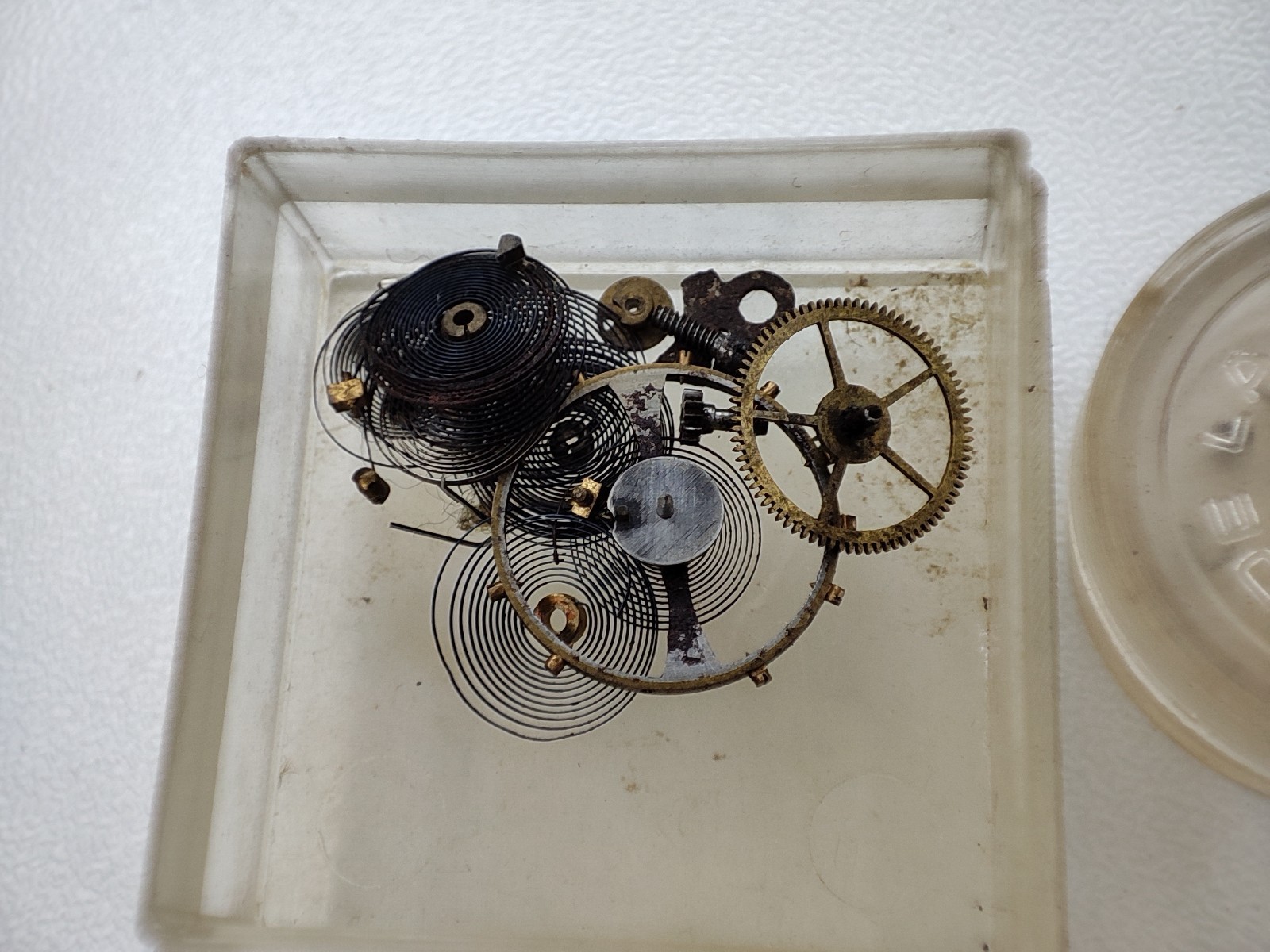 Mix watch parts stem, vis, wheels, balance, F4062, as 1051, HS.514, others(rust)