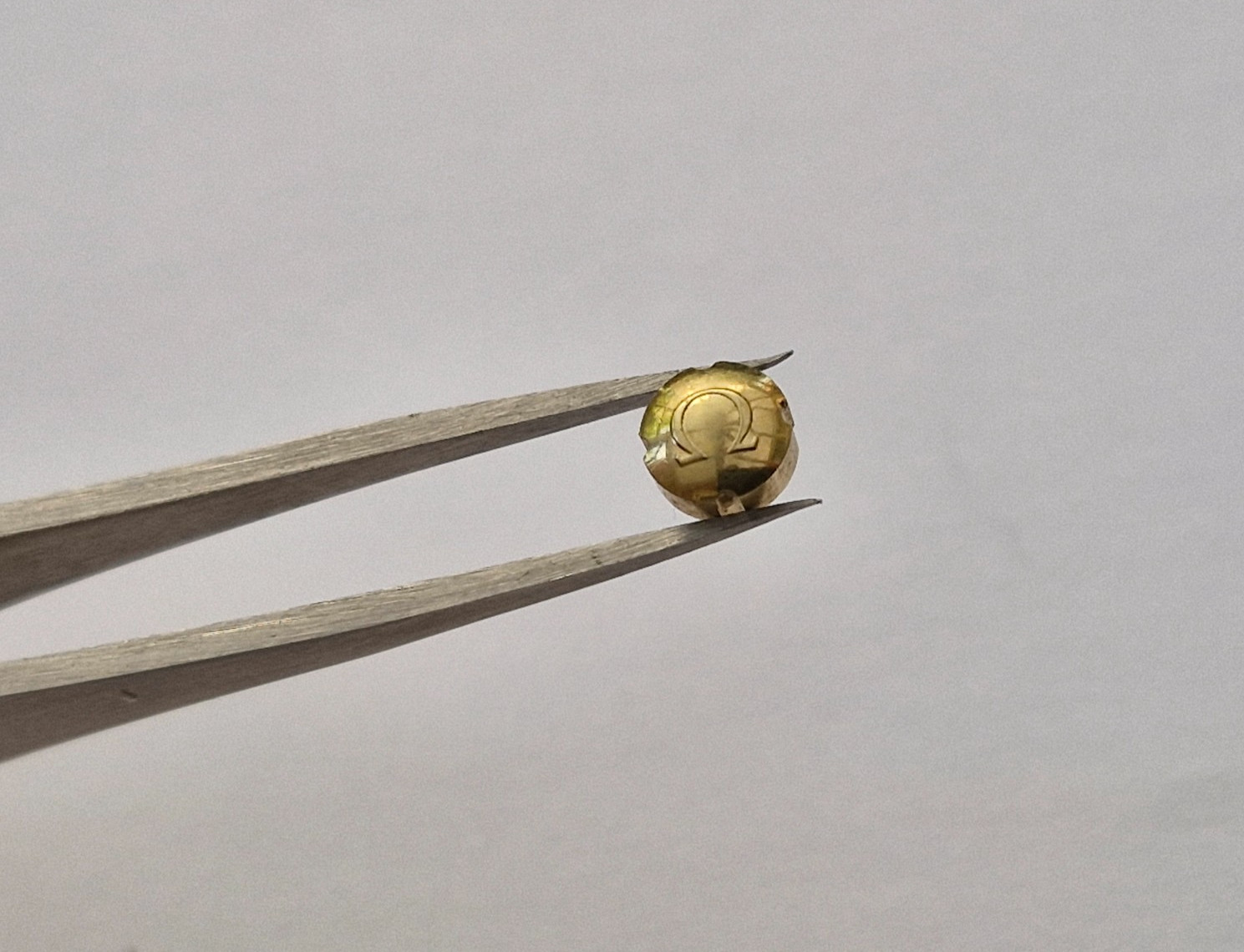 Genuine Omega 5.3mm 18ct Yellow Gold Crown – Very Good Condition