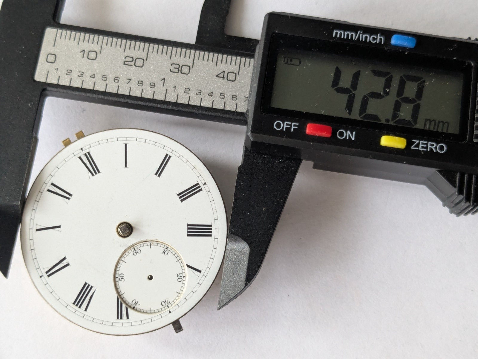 Antique English Lever Pocket Watch Movement Running Balance Project 44.1mm EL9