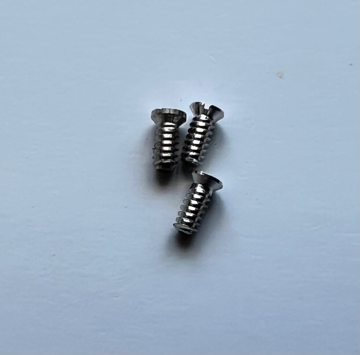 Piaget 18K white gold screw thread 1.0mm, head 1.4mm, length 2.50mm. 1 unit -#1