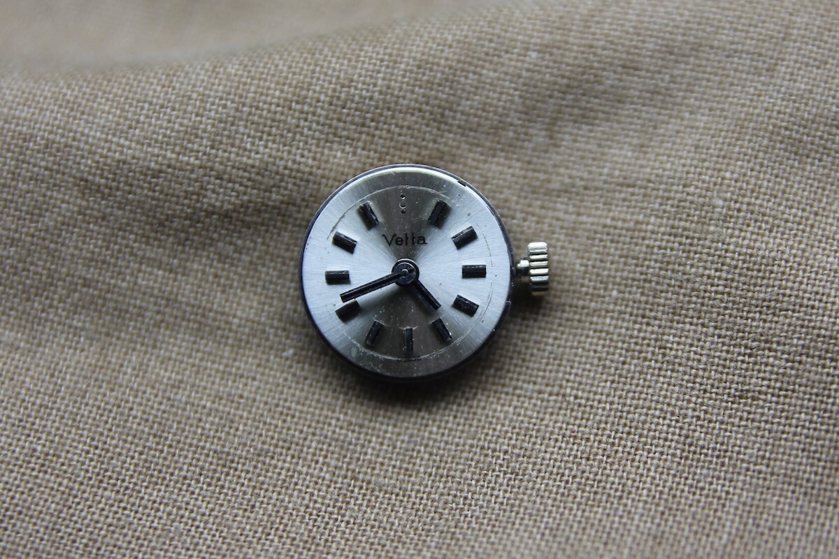 TOP – Vintage Movement and Dial