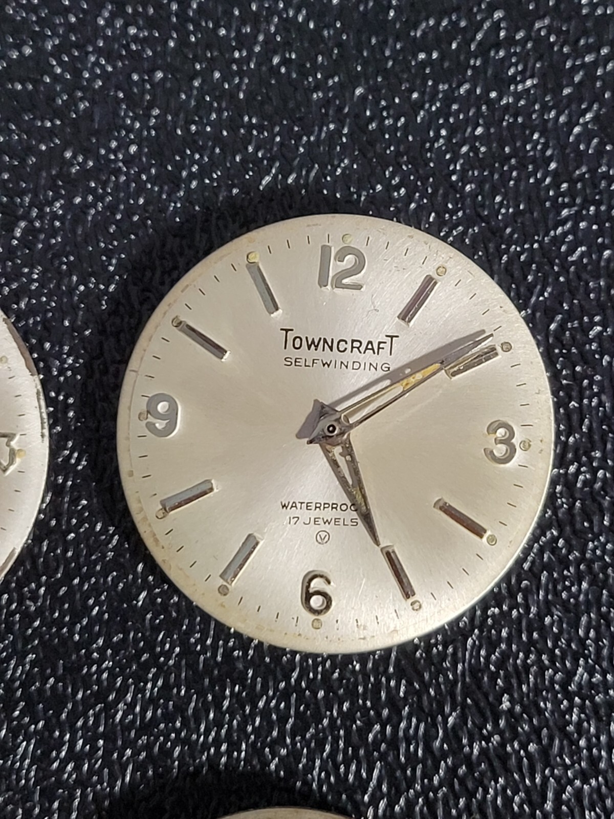 LOT WALTHAM BENRUS HELZBERG MOVEMENTS VARIOUS CONDITIONS / COMPLETION = W1/7