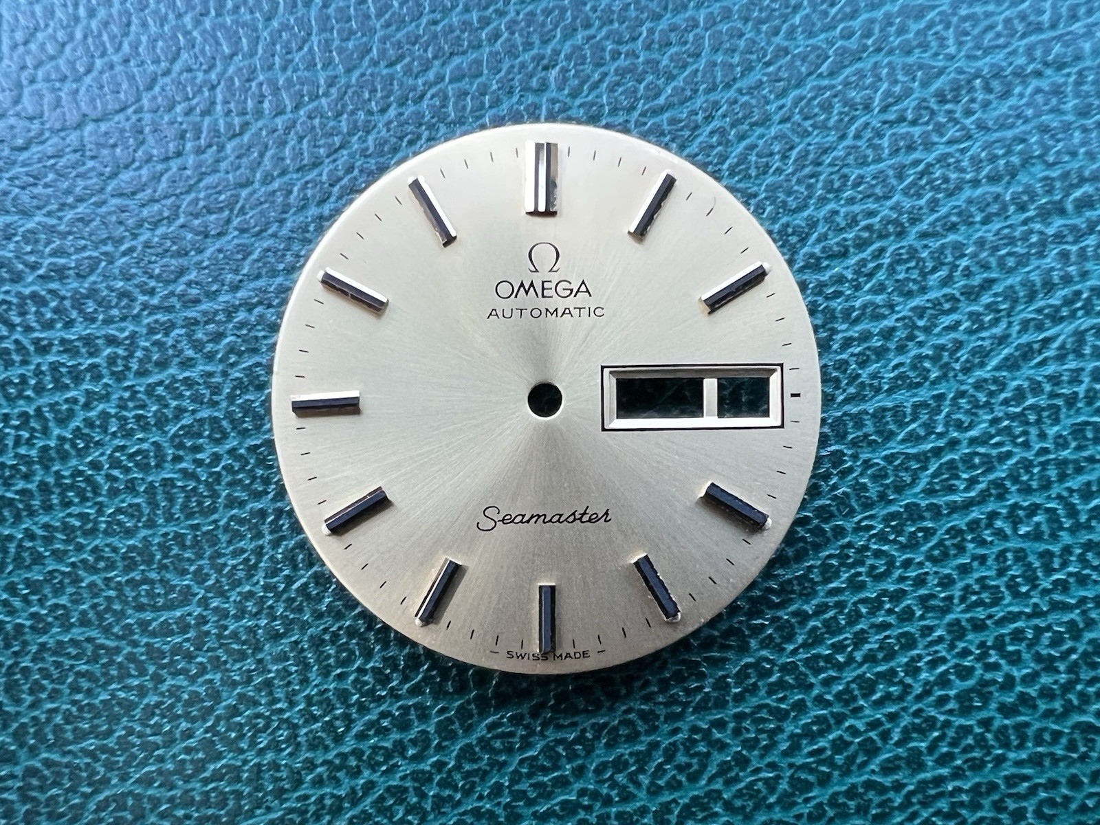 Authentic OMEGA Seamaster Automatic ø28.5mm Champagne Gold DIAL – OC#1309