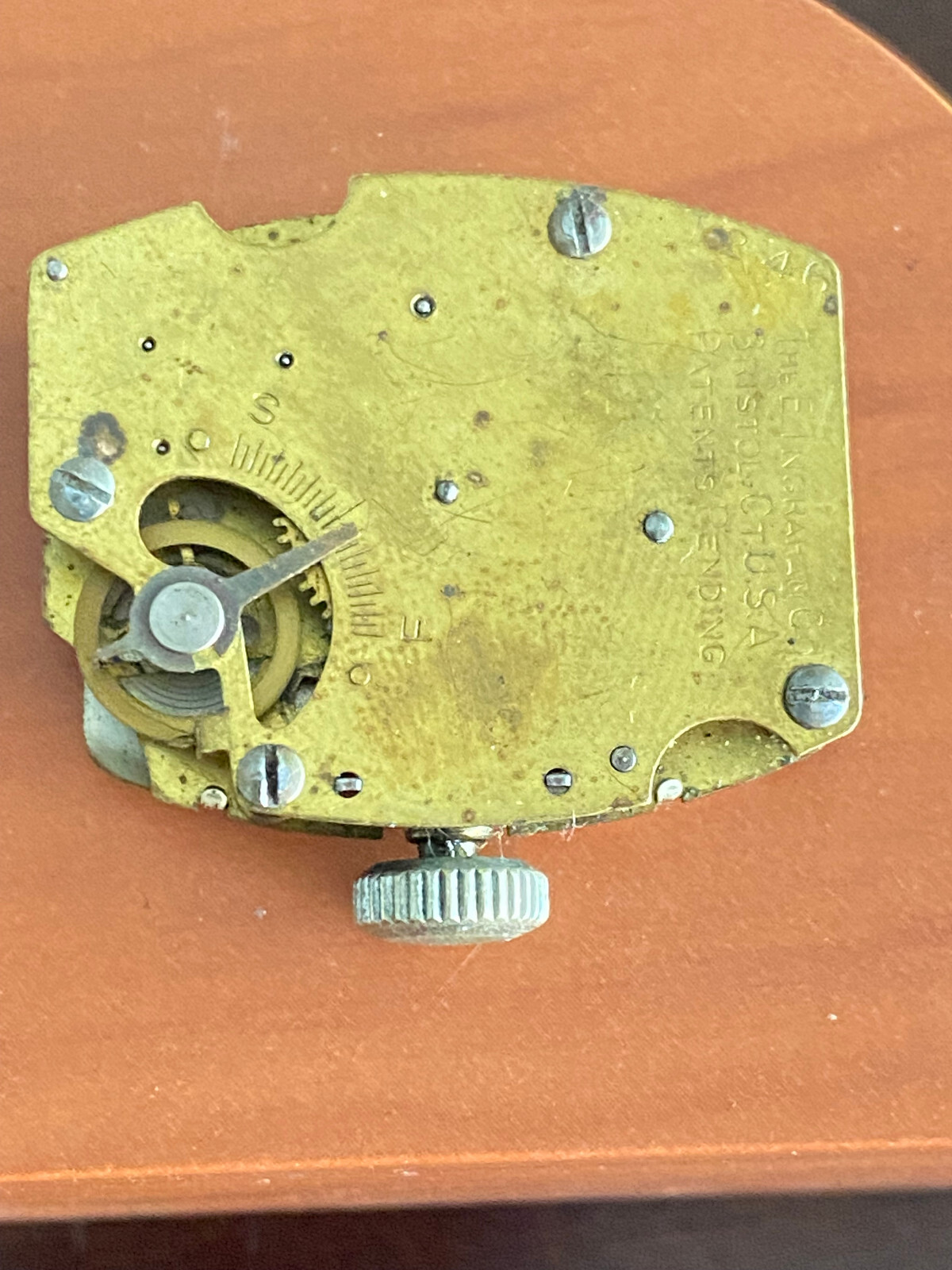 VINTAGE MEN’S INGRAHAM BRISTOL CT. WRIST WATCH MOVEMENT, 1246 ON MOVEMENT, RUNS