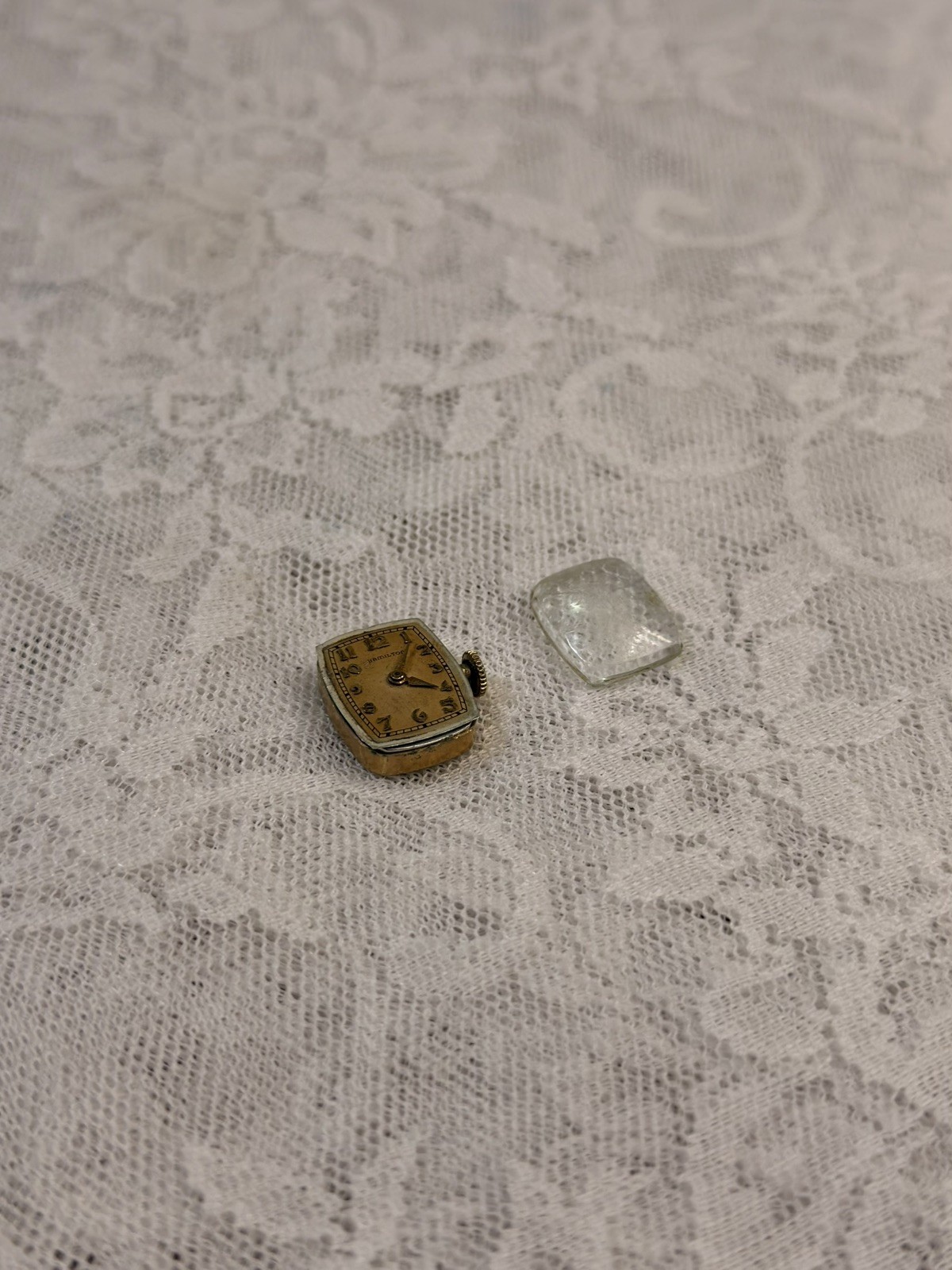 Vintage HAMILTON 911 Movement 17 Jewels From 14k Gold Watch for parts or repair