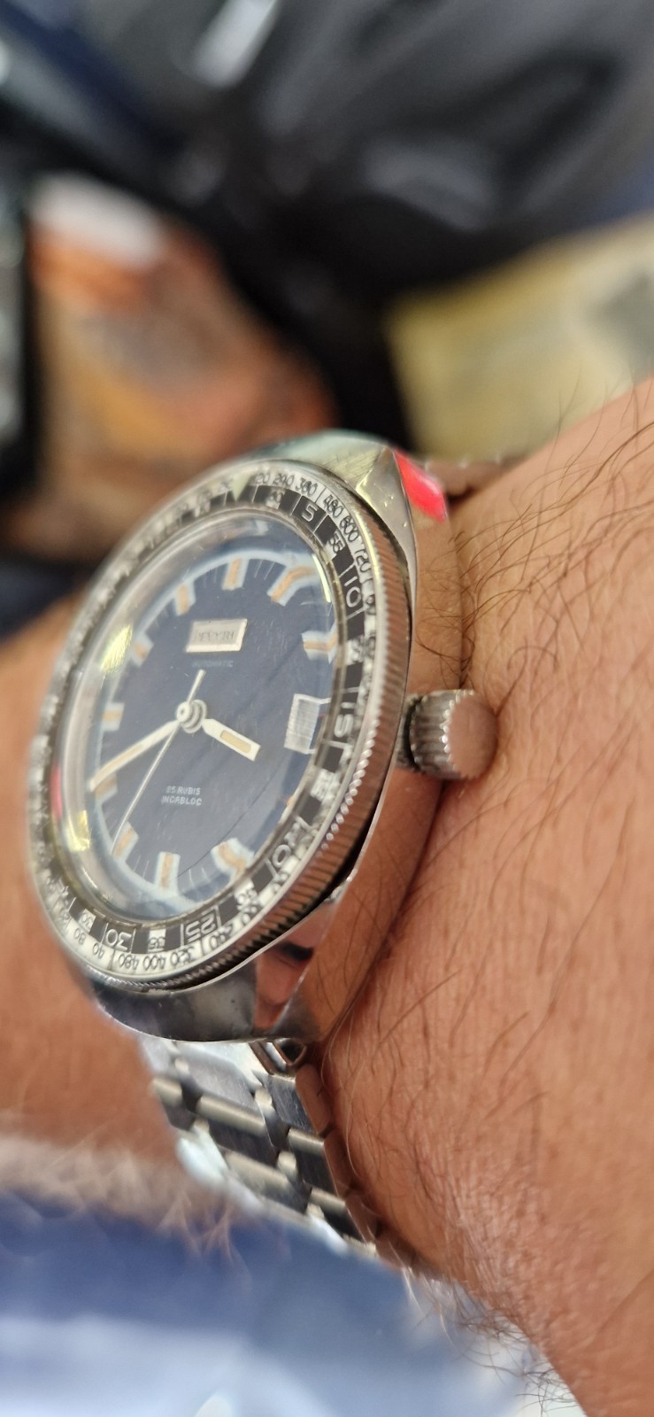 Diver Revyth 1970 Caribbean Men’s Steel Bakelite Bezel 37mm Screw Crown