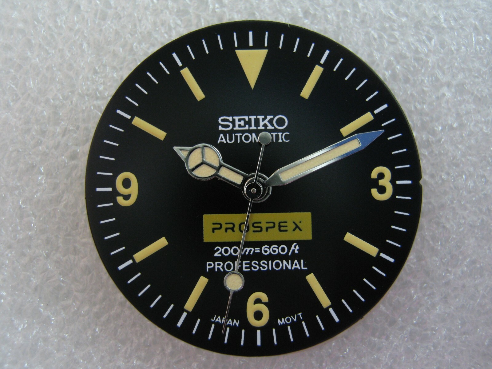 New REPLACEMENT DIAL With HANDS for 7S26 / NH36 / NH35 / SKX031