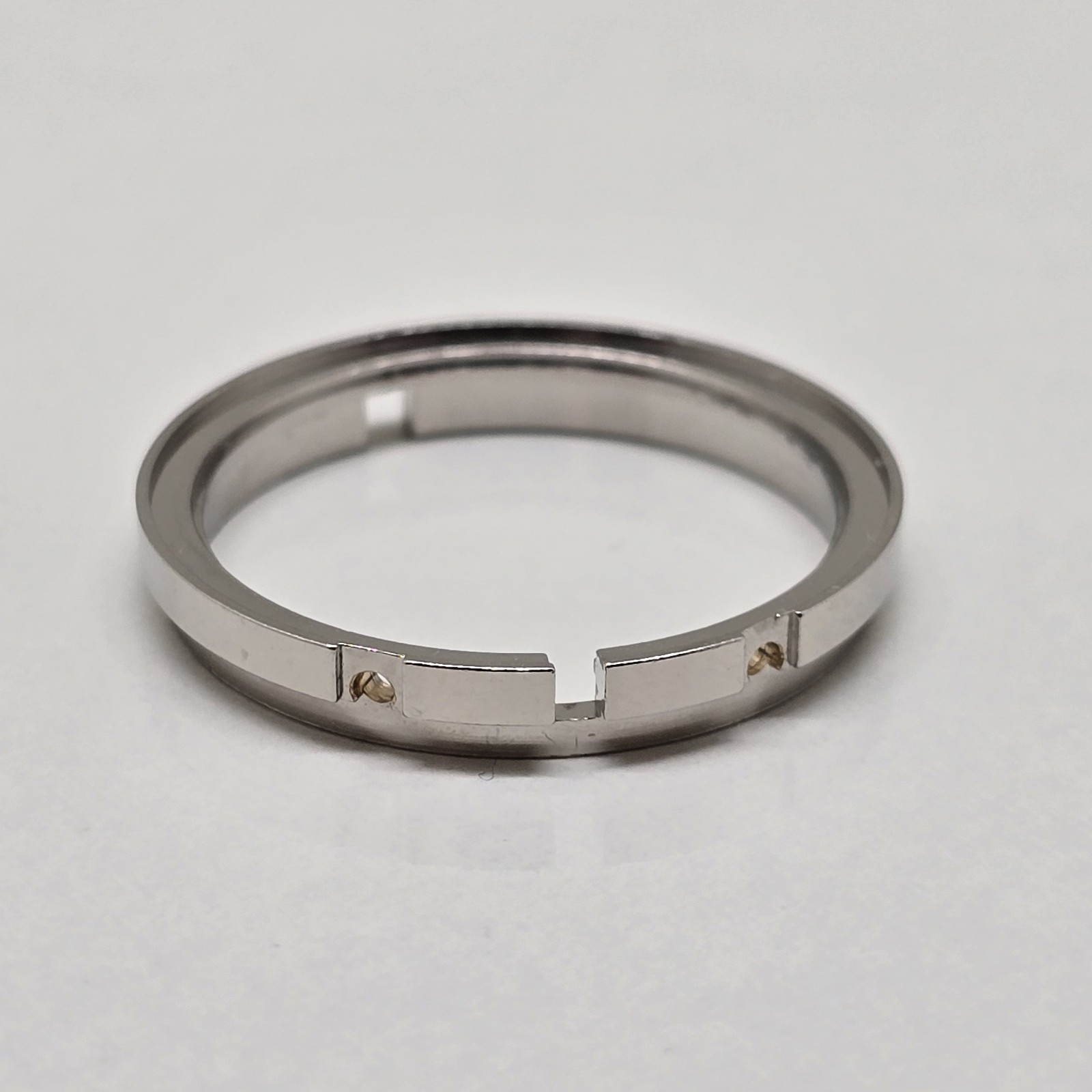 IWC PORSCHE DESIGN 3720 WATCH MOVEMENT CASING RING (MINT & 100% ORIGINAL)