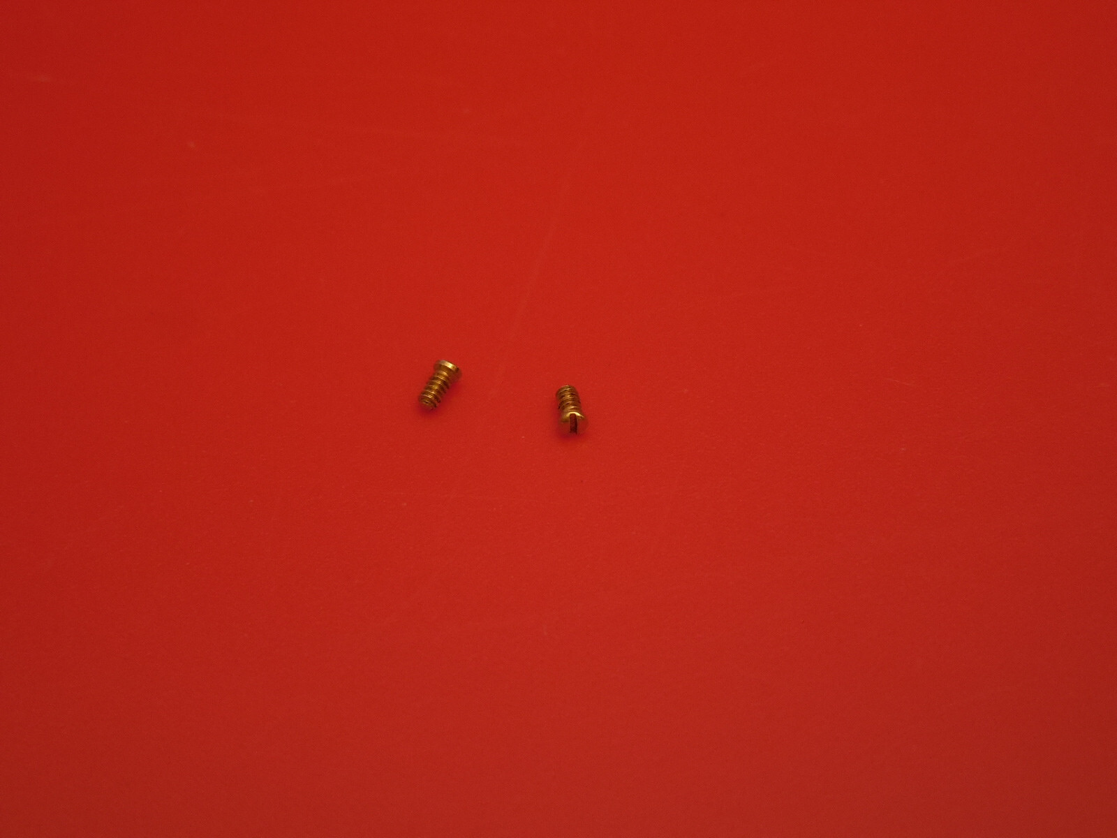 2 CARTIER SOLID 18K GOLD SCREWS FOR SANTOS COUGAR PANTHERE CASE BACK